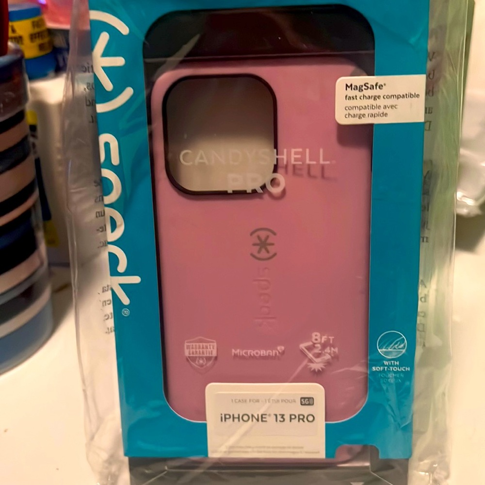 Speck Candy Shell Pro 13 IPhone (Brand New) still in original box. Light pink.